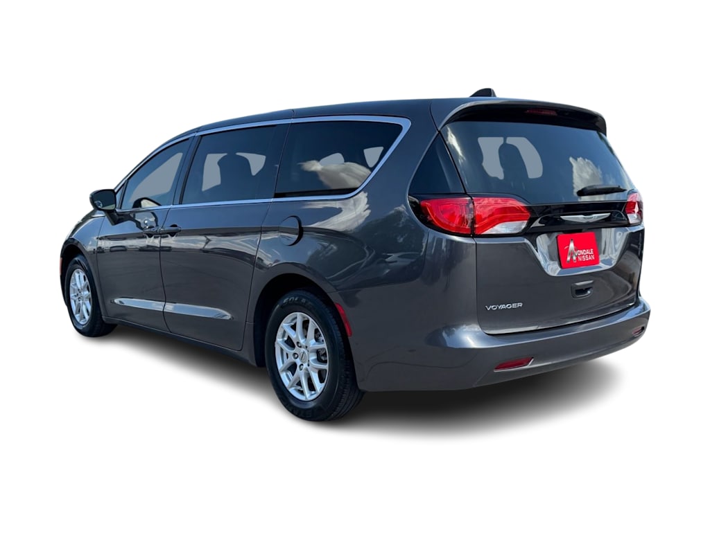 Thumbnail: 2023 Chrysler Voyager - 4