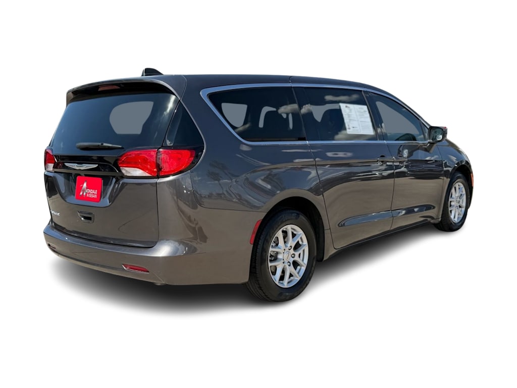 Thumbnail: 2023 Chrysler Voyager - 14