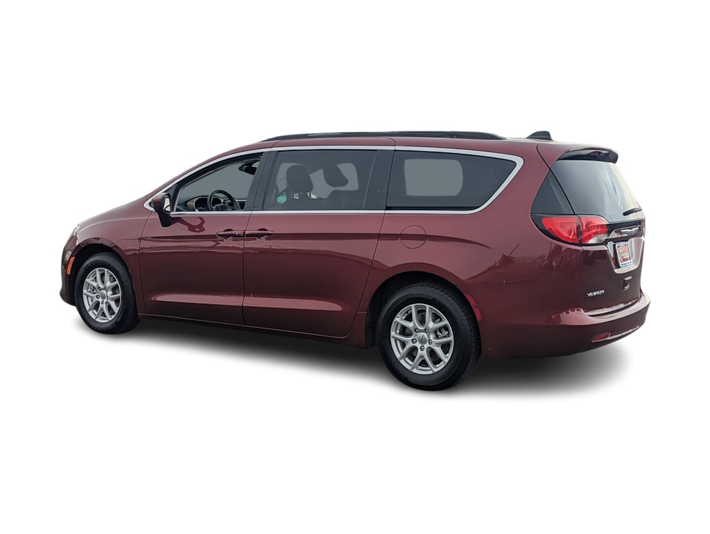 Thumbnail: 2021 Chrysler Voyager - 17