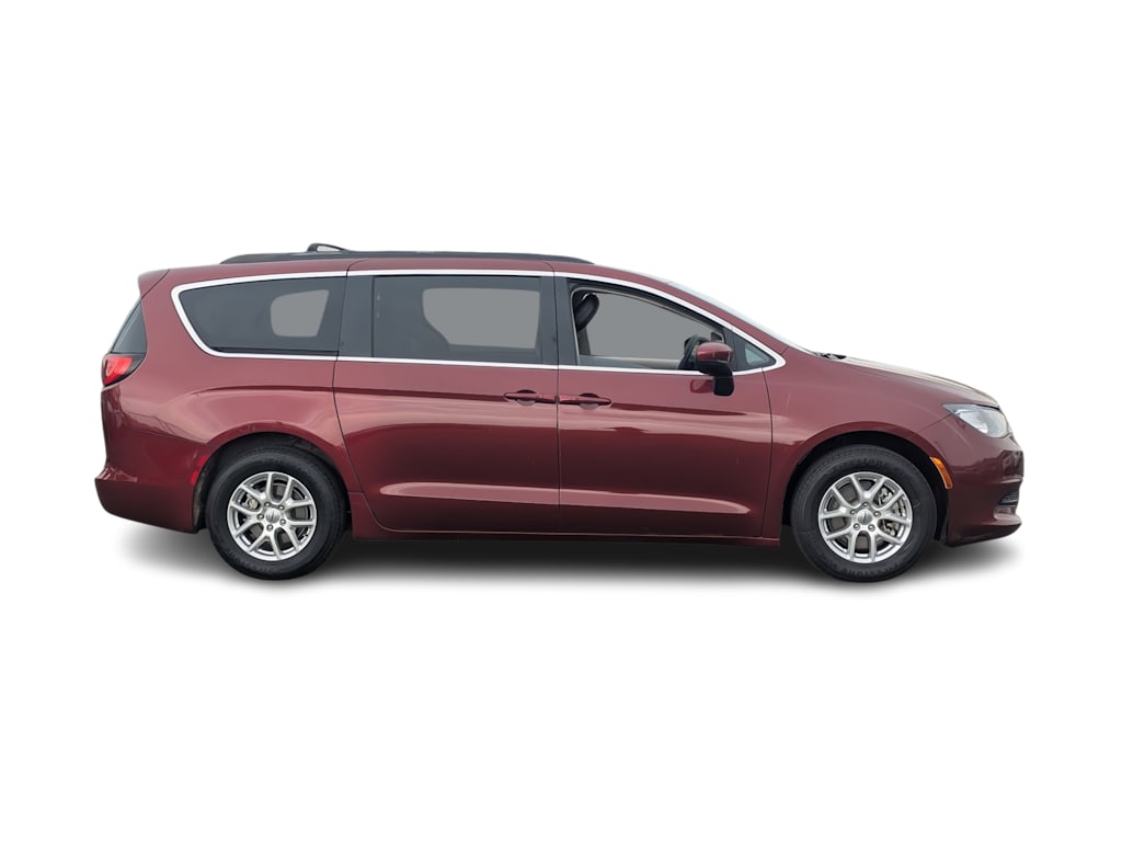 Thumbnail: 2021 Chrysler Voyager - 19