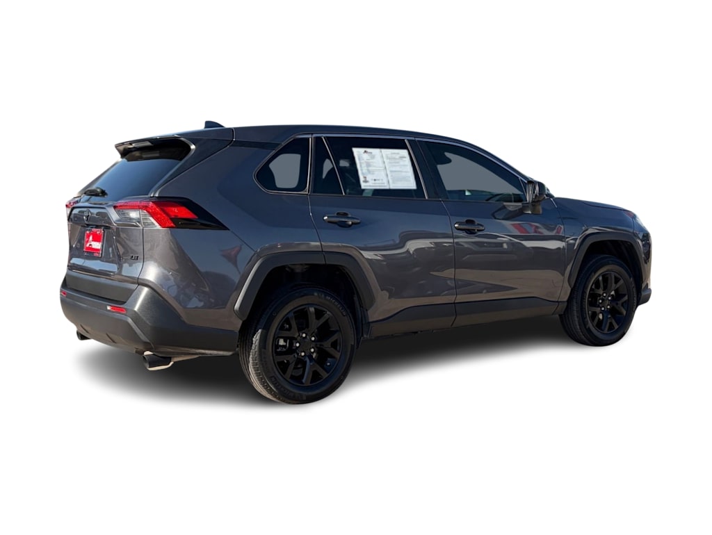 Thumbnail: 2022 Toyota RAV4 - 17