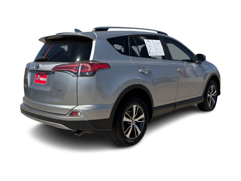 Thumbnail: 2018 Toyota RAV4 - 18