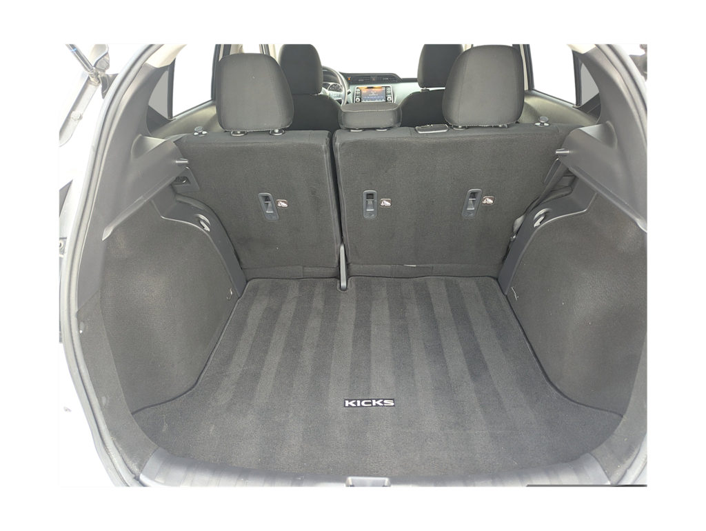 Thumbnail: 2021 Nissan Kicks - 16
