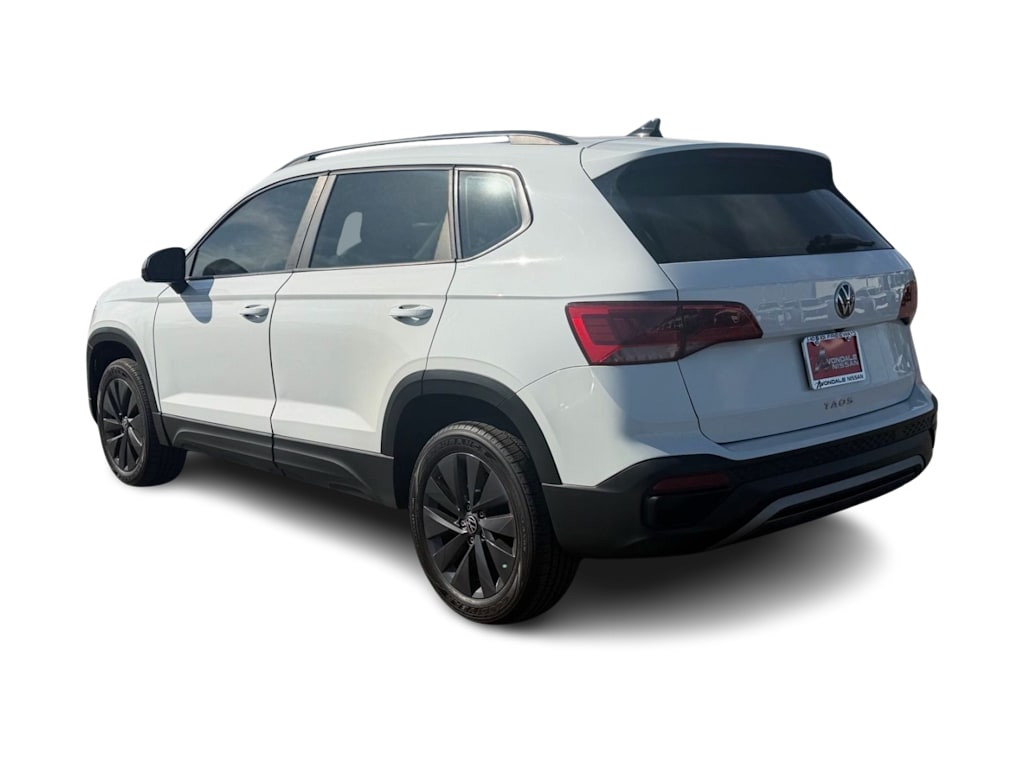Thumbnail: 2022 Volkswagen Taos - 4