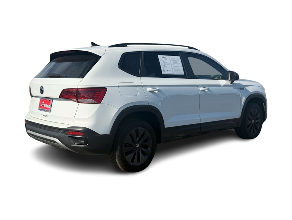 Thumbnail: 2022 Volkswagen Taos - 17