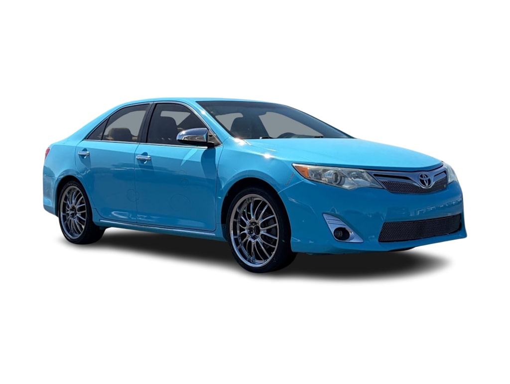 Thumbnail: 2013 Toyota Camry - 10