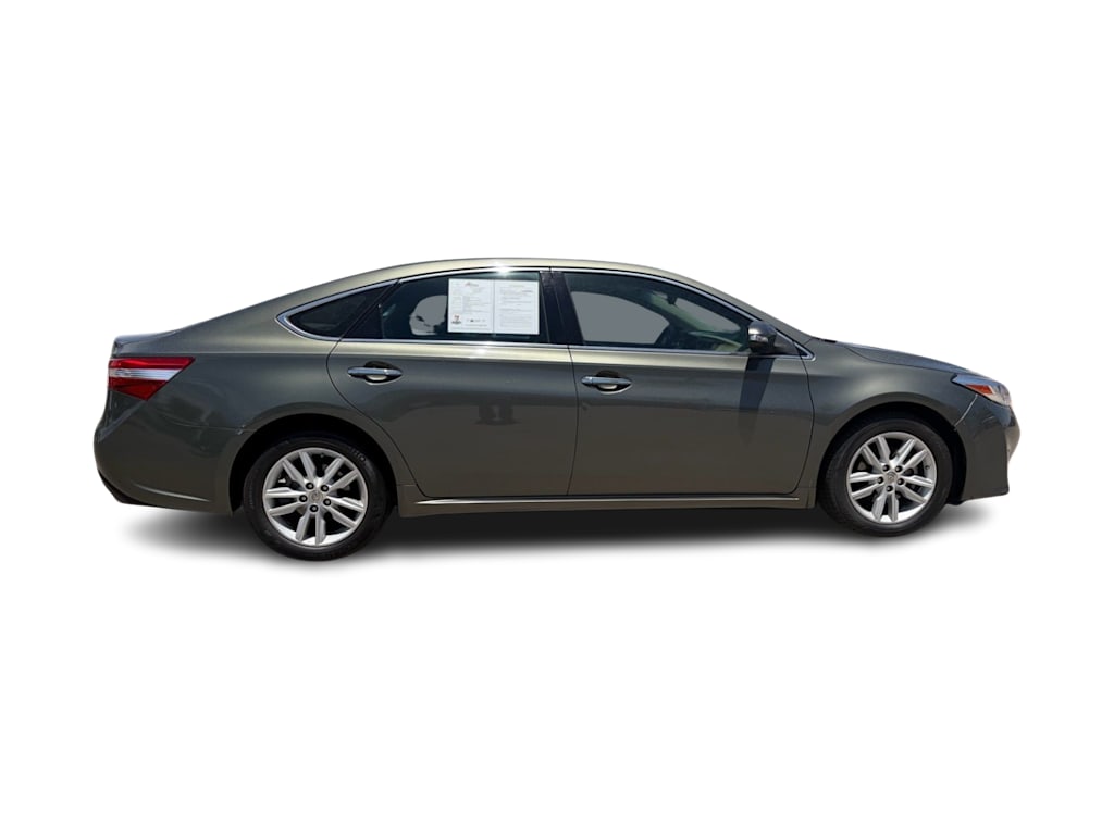 Thumbnail: 2013 Toyota Avalon - 16