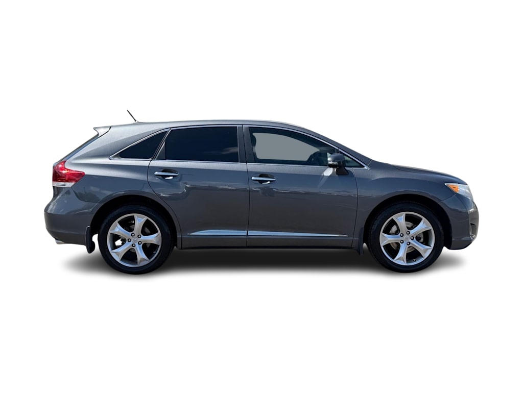 Thumbnail: 2013 Toyota Venza - 16