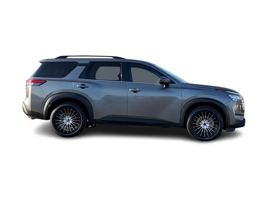Thumbnail: 2022 Nissan Pathfinder - 18