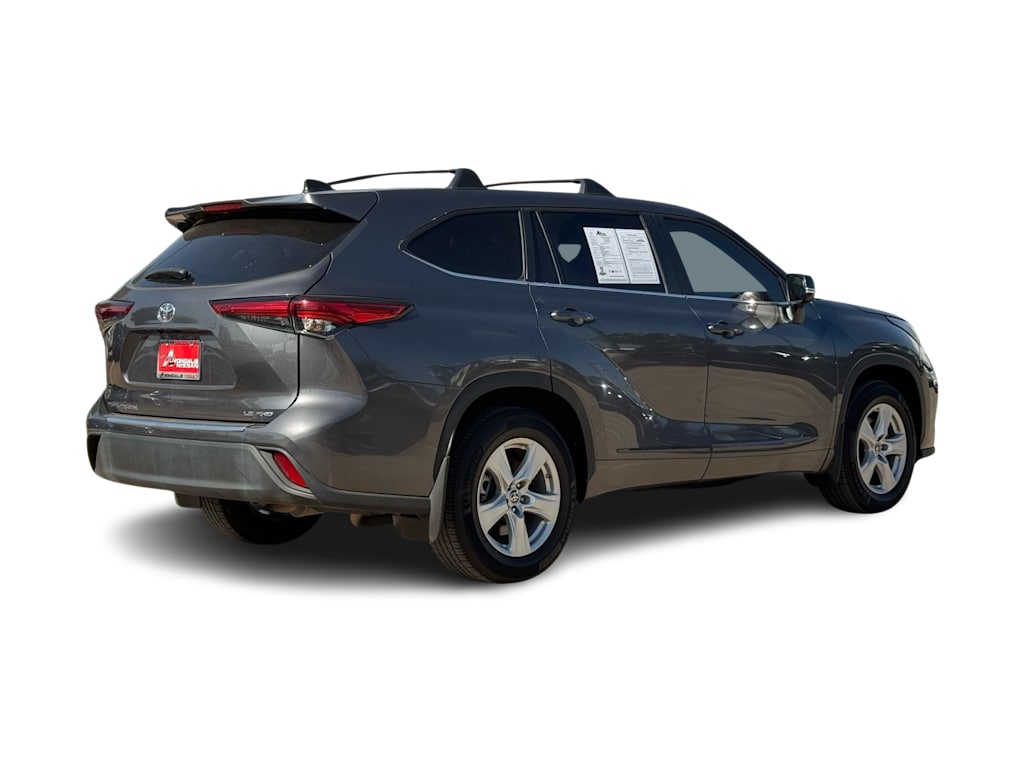 Thumbnail: 2023 Toyota Highlander - 18