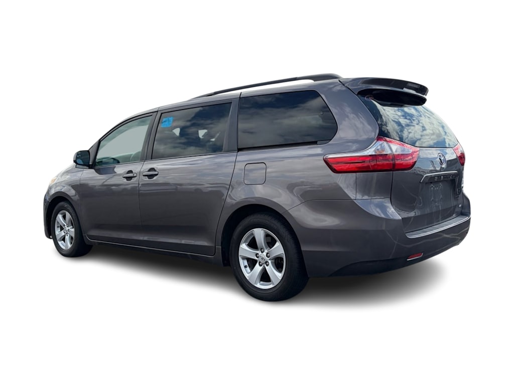Thumbnail: 2015 Toyota Sienna - 3