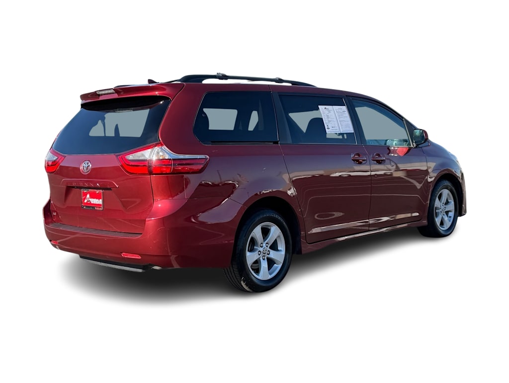Thumbnail: 2020 Toyota Sienna - 16