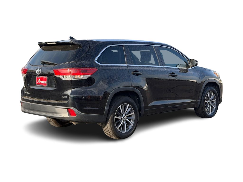 Thumbnail: 2018 Toyota Highlander - 17