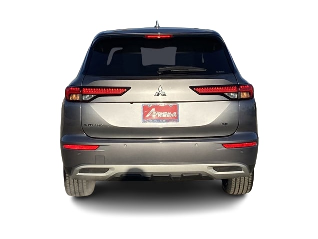 2022 Mitsubishi Outlander SE 4