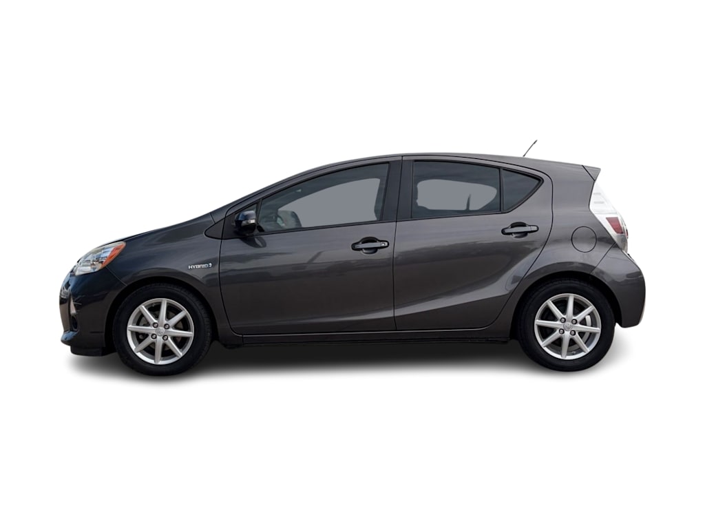 Thumbnail: 2014 Toyota Prius c - 3