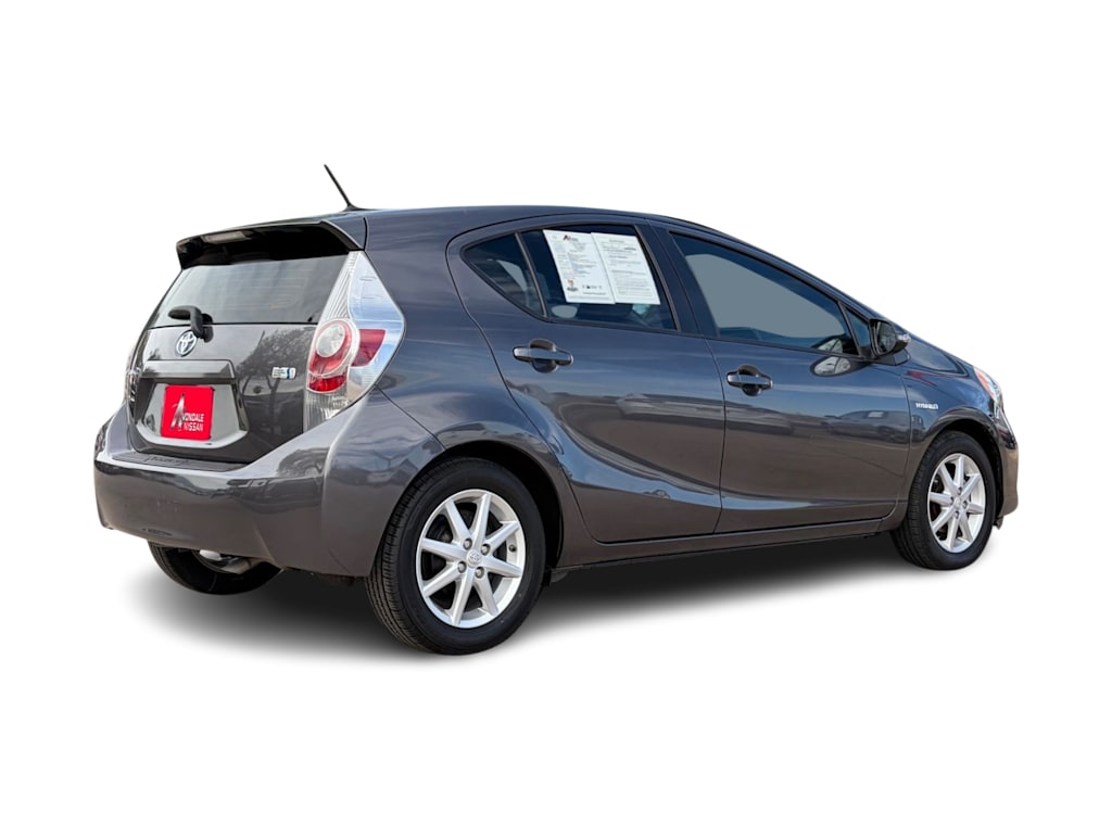 Thumbnail: 2014 Toyota Prius c - 17