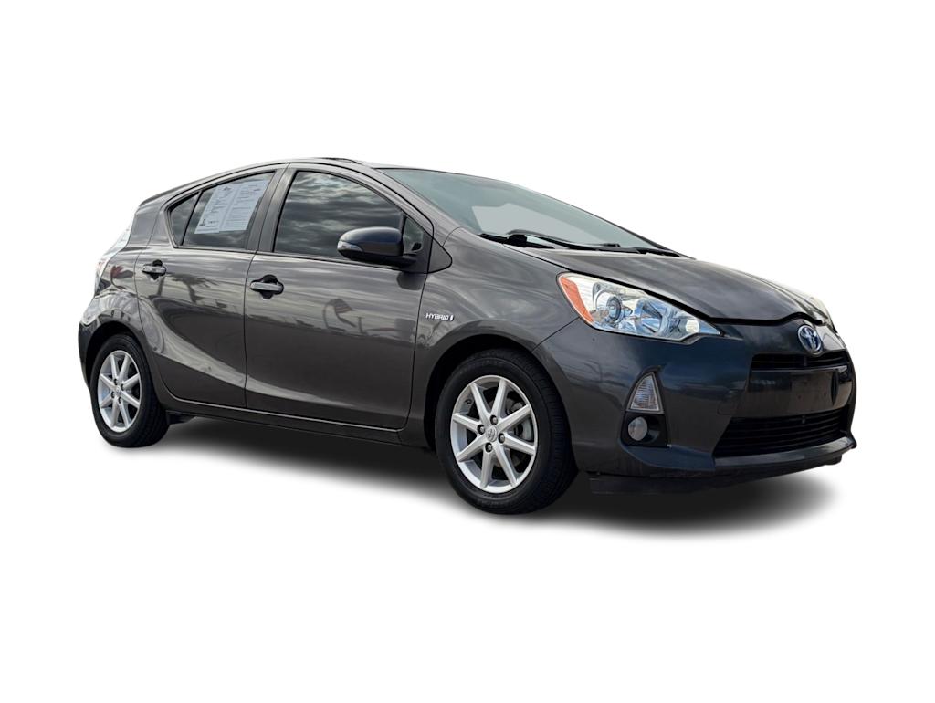 Thumbnail: 2014 Toyota Prius c - 19