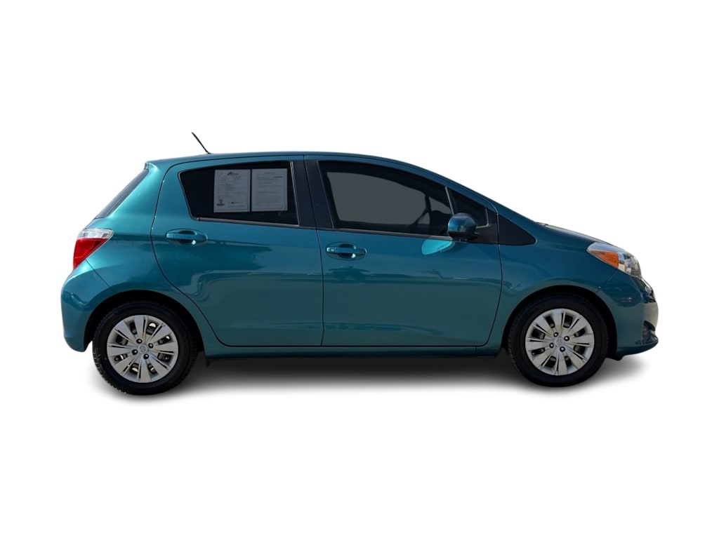 Thumbnail: 2012 Toyota Yaris - 17
