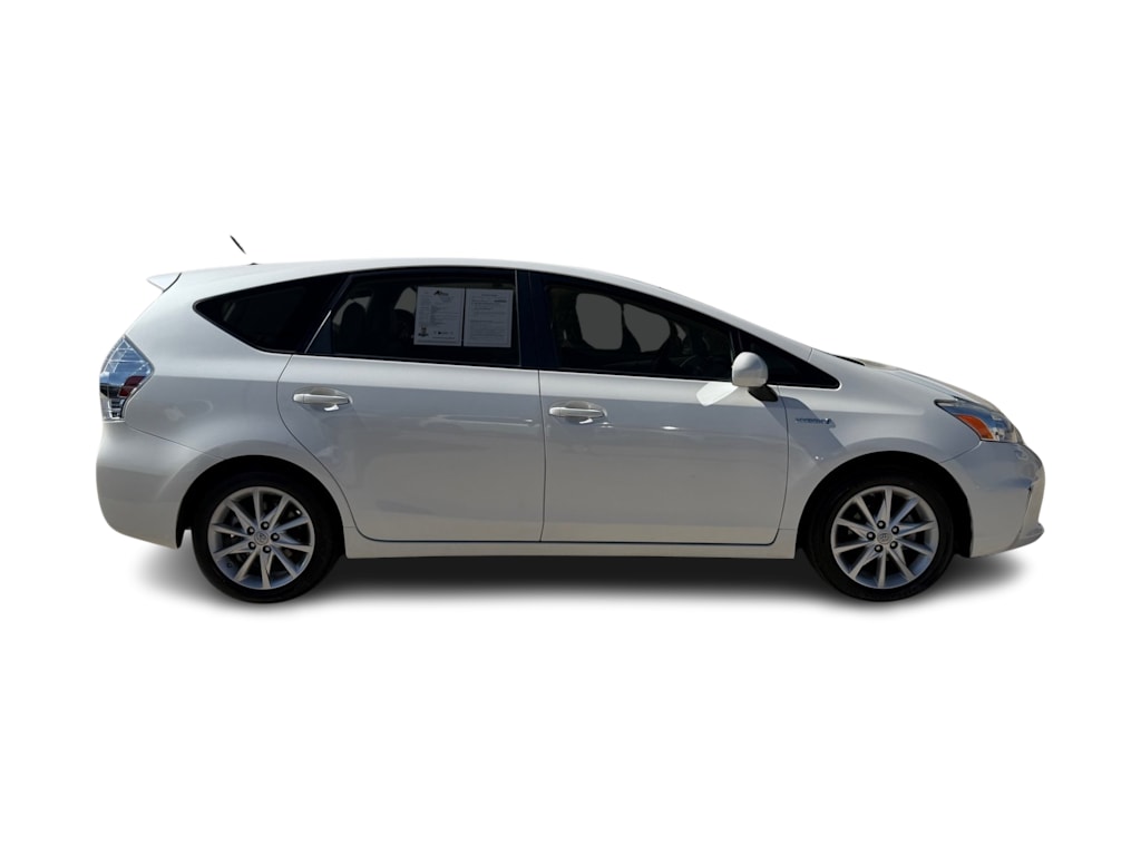 Thumbnail: 2014 Toyota Prius v - 18