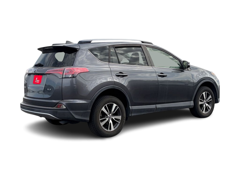 Thumbnail: 2017 Toyota RAV4 - 10