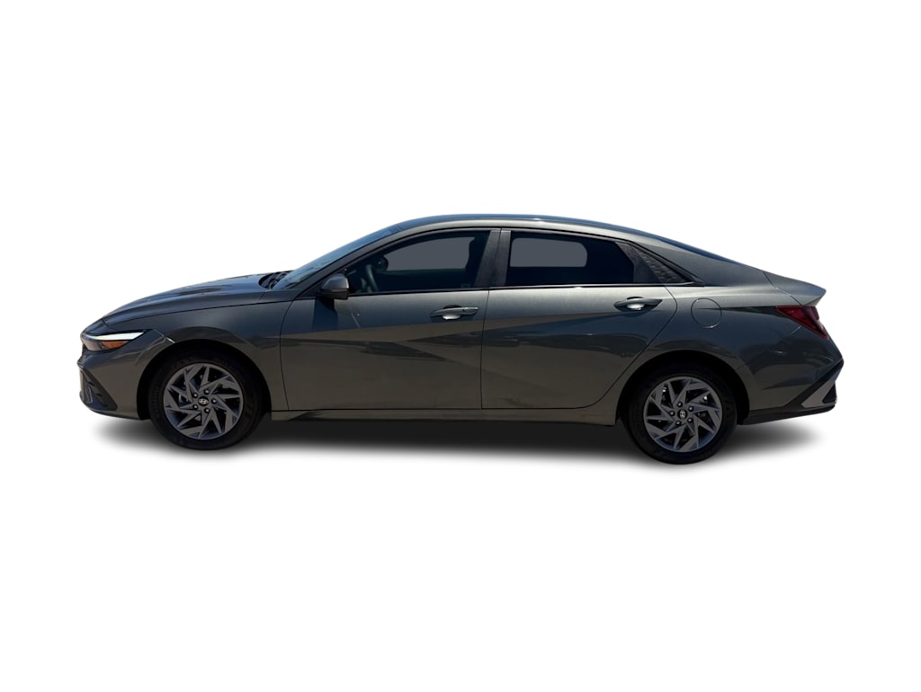Thumbnail: 2024 Hyundai Elantra - 3