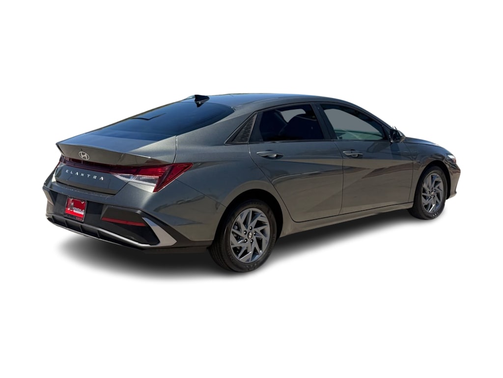 Thumbnail: 2024 Hyundai Elantra - 18