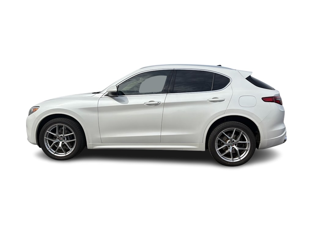 Thumbnail: 2021 Alfa Romeo Stelvio - 3