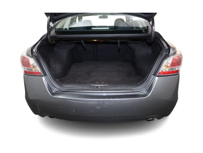 Thumbnail: 2015 Nissan Altima - 17