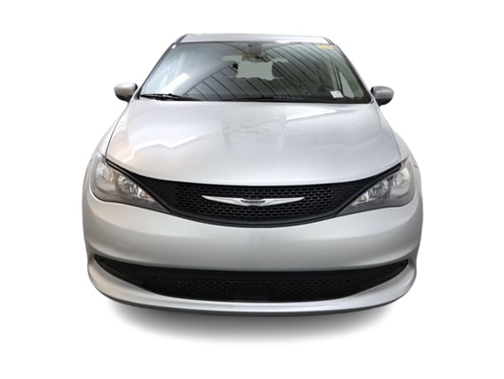 Thumbnail: 2022 Chrysler Voyager - 6