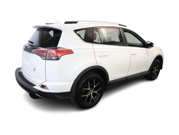 2016 Toyota RAV4 SE 23