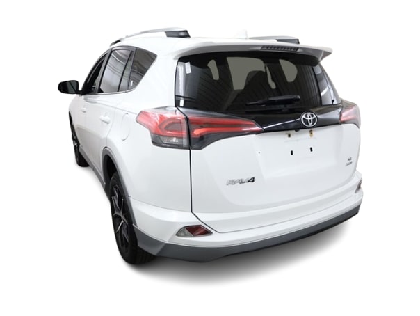 Thumbnail: 2018 Toyota RAV4 - 21