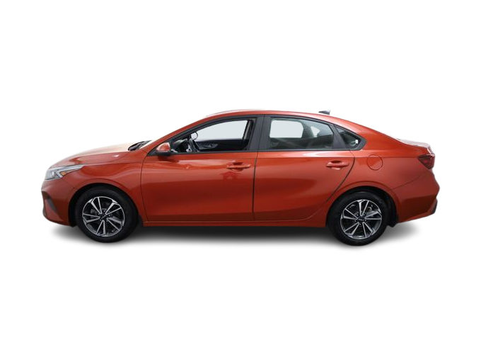 Thumbnail: 2023 Kia Forte - 3