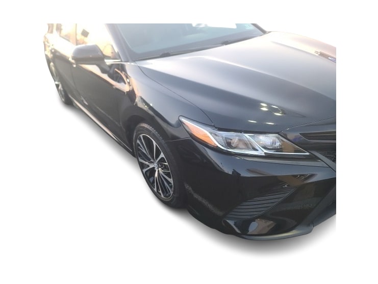 2018 Toyota Camry SE 16