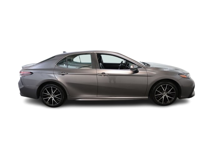 2022 Toyota Camry SE 24