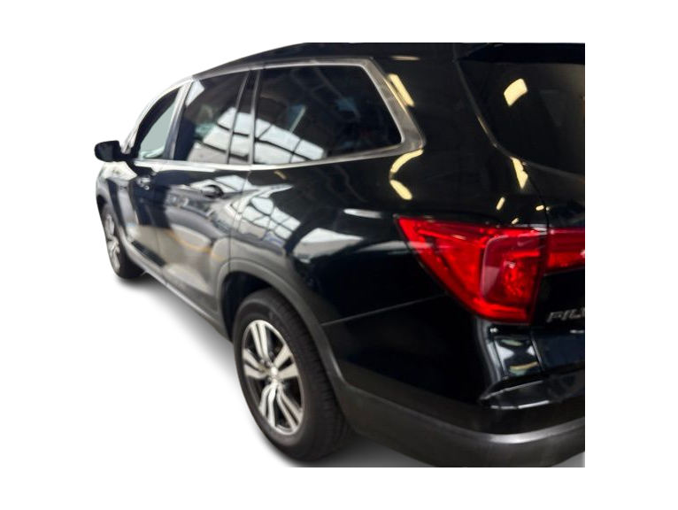 Thumbnail: 2017 Honda Pilot - 9