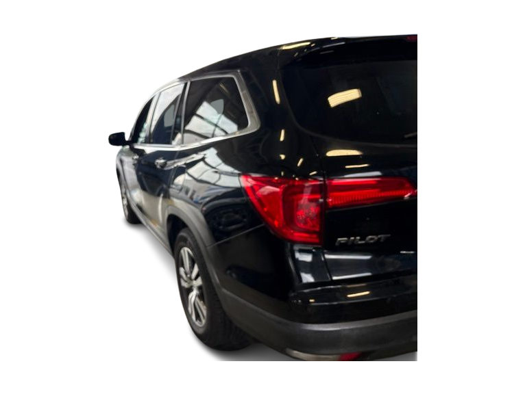 Thumbnail: 2017 Honda Pilot - 11