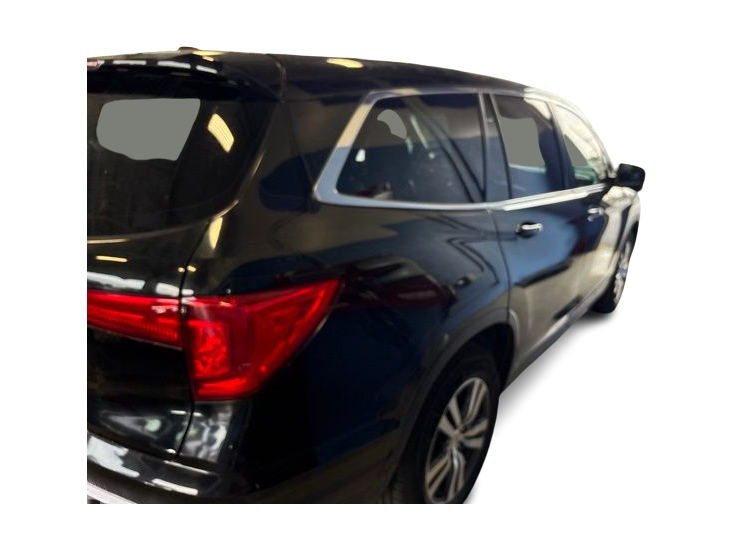 Thumbnail: 2017 Honda Pilot - 14
