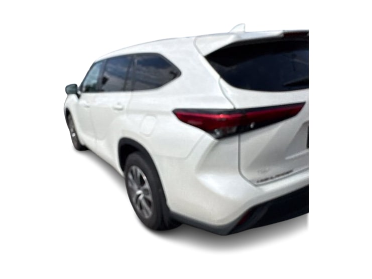 Thumbnail: 2021 Toyota Highlander - 14