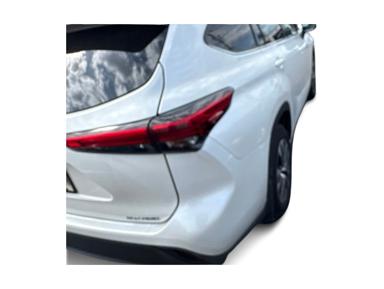 Thumbnail: 2021 Toyota Highlander - 15