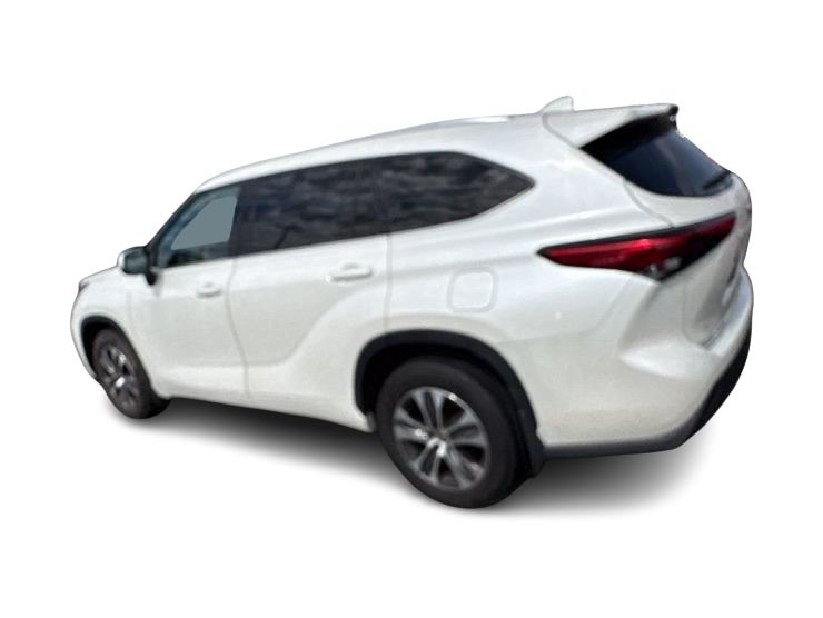 Thumbnail: 2021 Toyota Highlander - 3