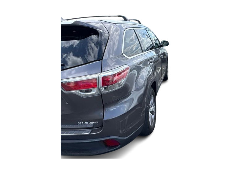 Thumbnail: 2015 Toyota Highlander - 16