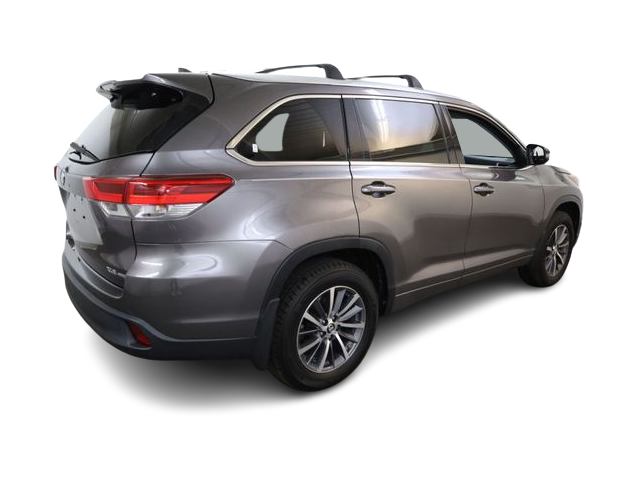 Thumbnail: 2017 Toyota Highlander - 23