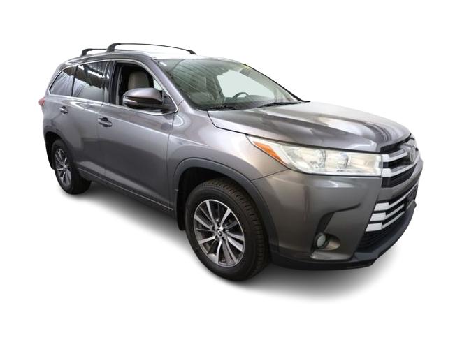 Thumbnail: 2017 Toyota Highlander - 25