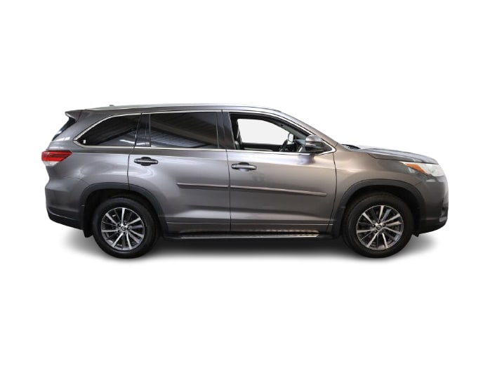 Thumbnail: 2018 Toyota Highlander - 23