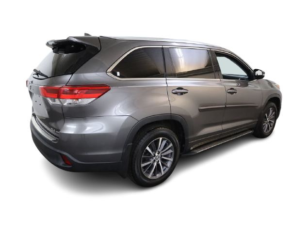 Thumbnail: 2018 Toyota Highlander - 22