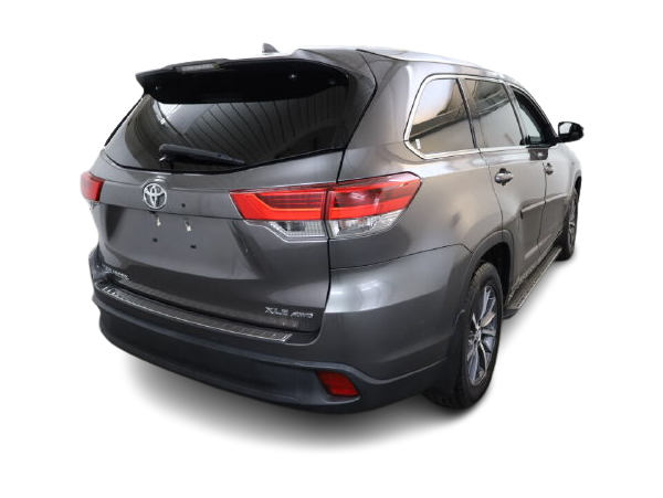 Thumbnail: 2018 Toyota Highlander - 21