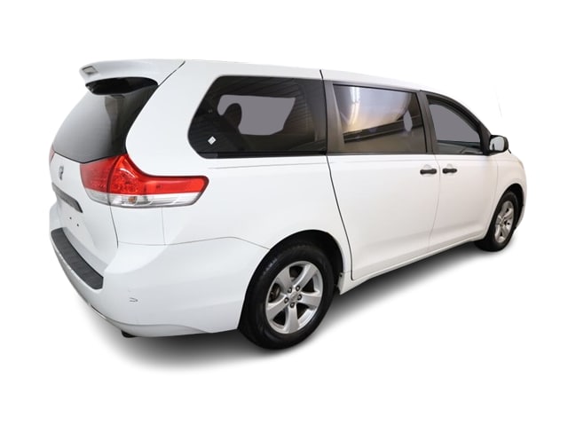 Thumbnail: 2011 Toyota Sienna - 24