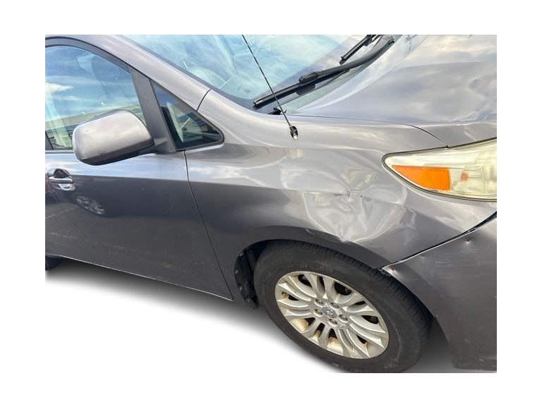 Thumbnail: 2011 Toyota Sienna - 19