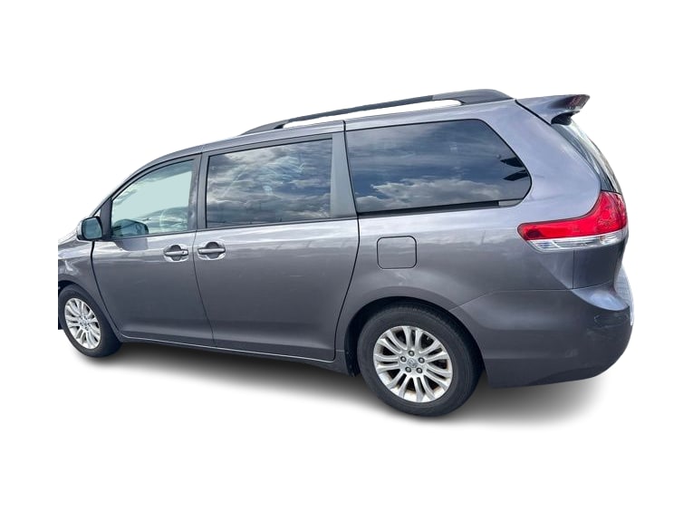 Thumbnail: 2011 Toyota Sienna - 10