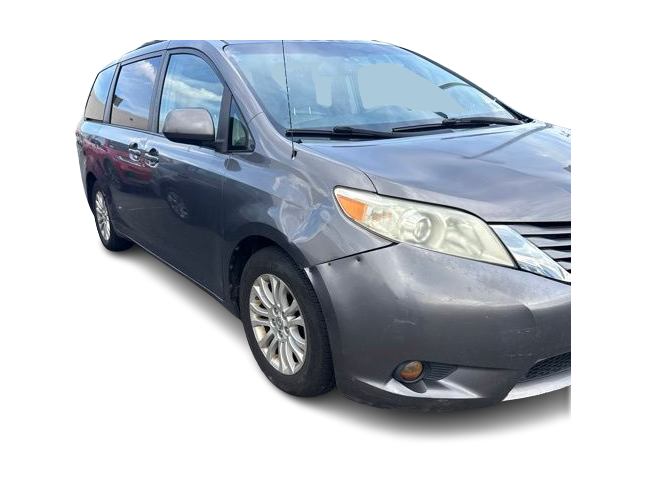 Thumbnail: 2011 Toyota Sienna - 22